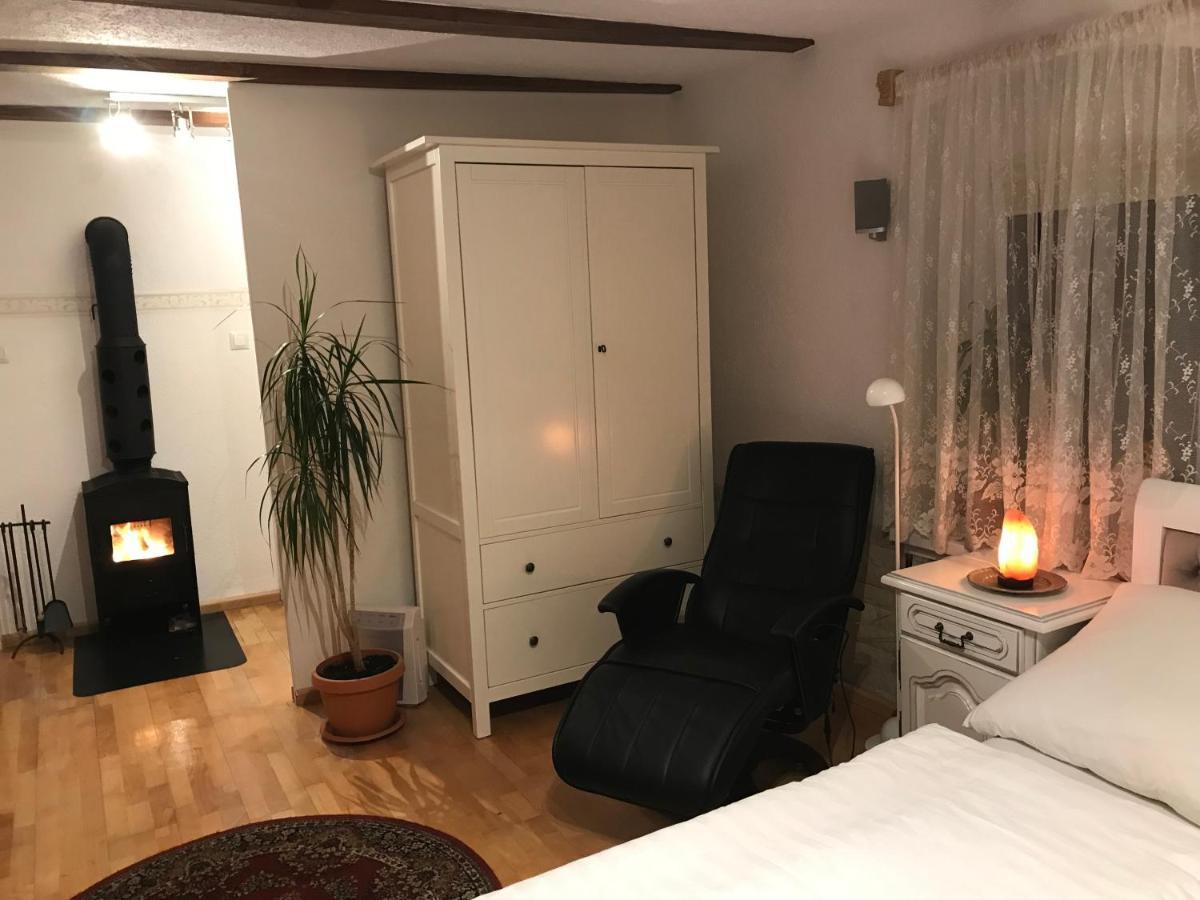 Transylvania Escape Apartment Richisu Bagian luar foto